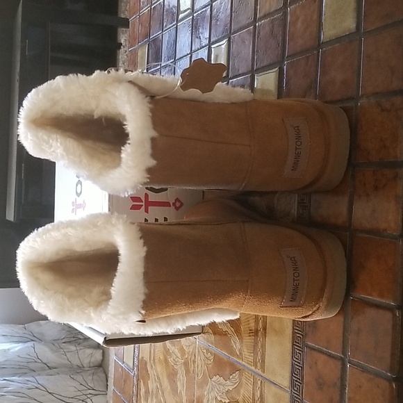 Minnetonka boots NIB - Picture 4 of 11